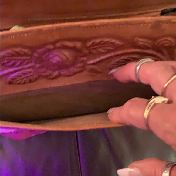 Handmade cowhide shoulder bag - Picture 6 of 8